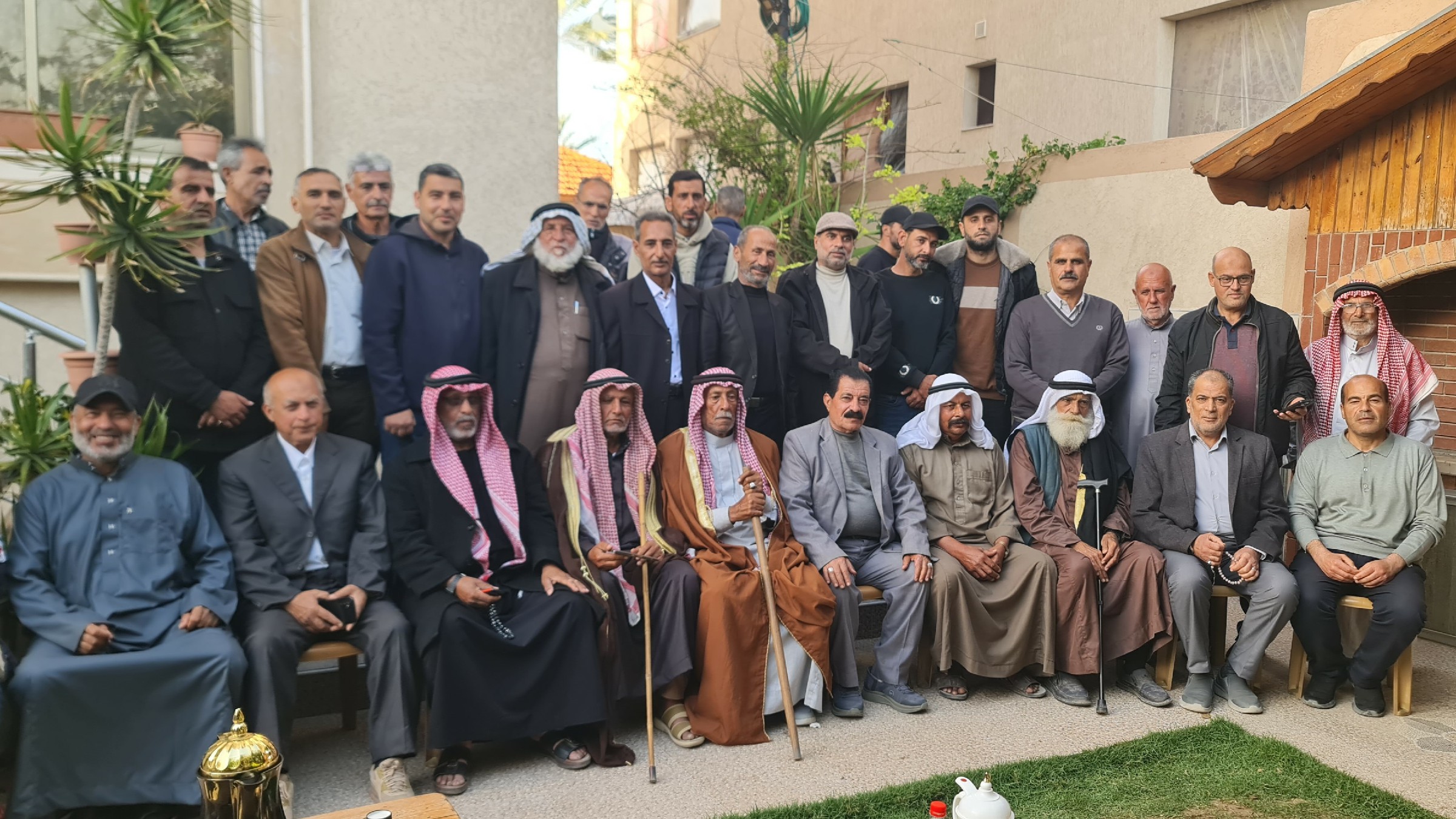 مجلس عائلة الفرا يستقبل وفداً رفيعاً من القوى الوطنية والإسلامية والمخاتير ورجالات الإصلاح